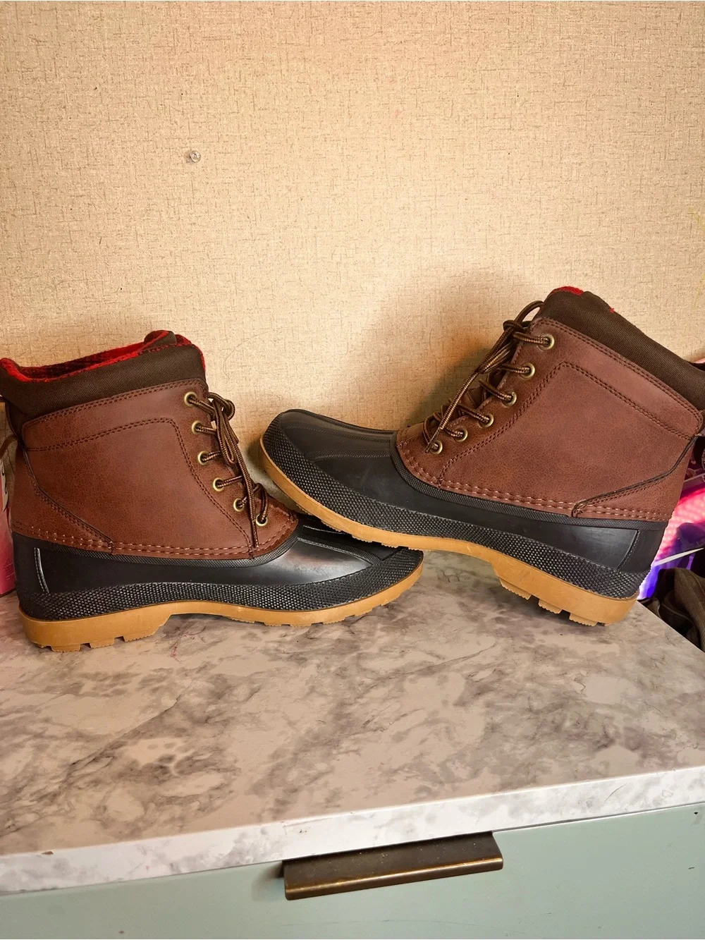 totes Black and Red Plaid Boot Lining